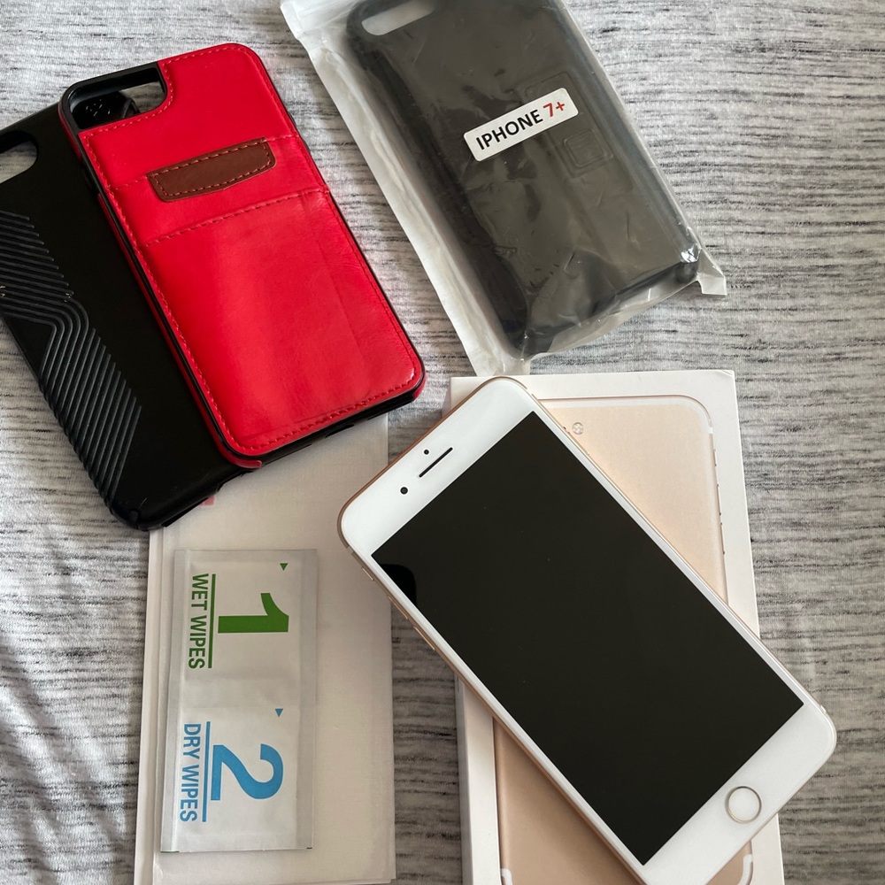 IPhone 7plus with a couple cases